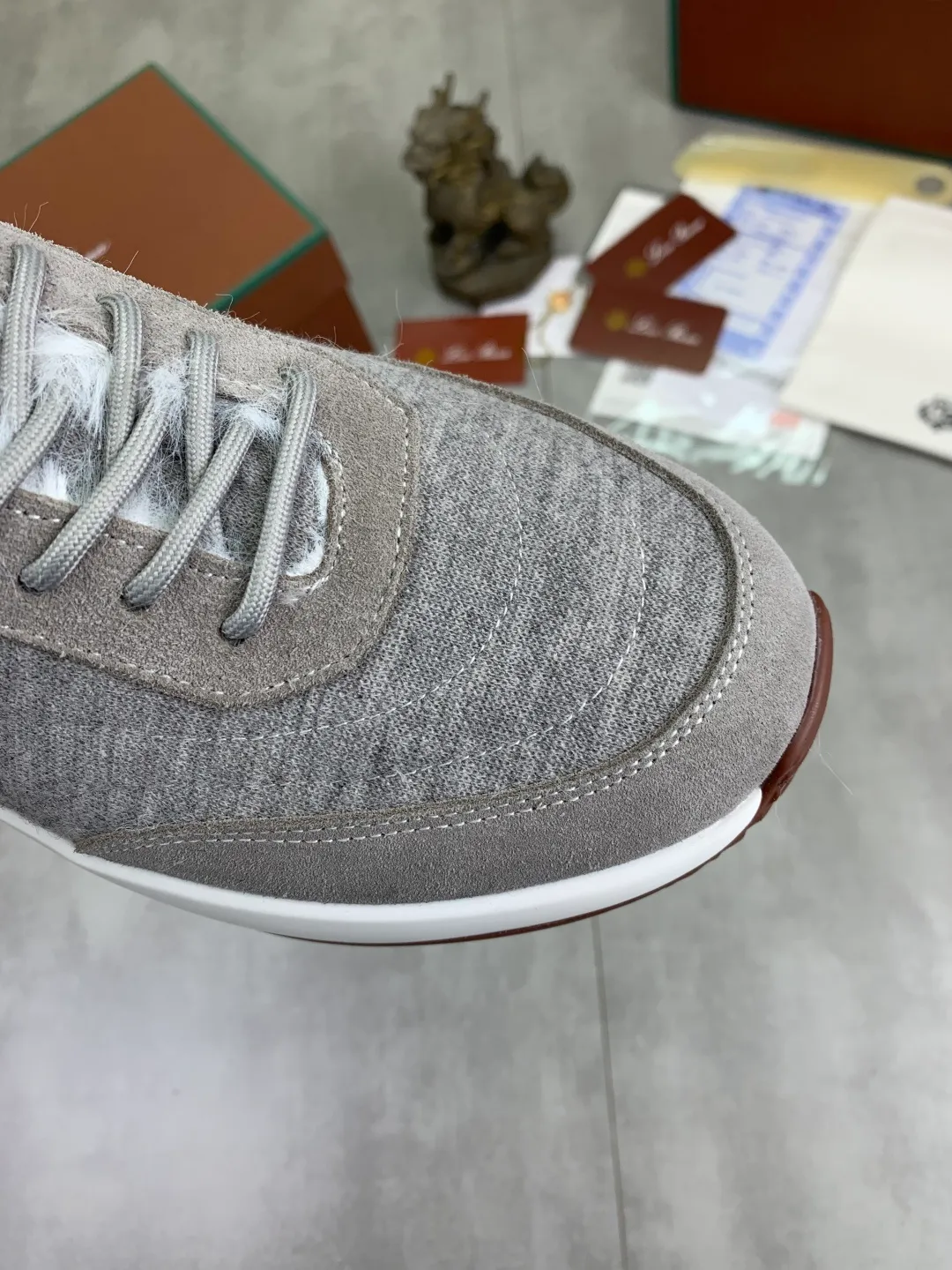 Men's Men's Shoes 💰P460 New Style 💰Mauri The latest casual shoes Loro Piana 💯Top grade💯Buy the original copy💯 Founded the existing Loro Piana company on April 24, 1924. It is now the sixth generation of family business, providing top quality products to customers who are discerning about taste and quality. Imported original fly woven fabric with cowhide fabric, plain calfskin lining. Hand-sewn thread with cowhide feet. Original packaging. High-end outsole. Size: 38-44 (customized for 45 and 46). 5️⃣ colors available.